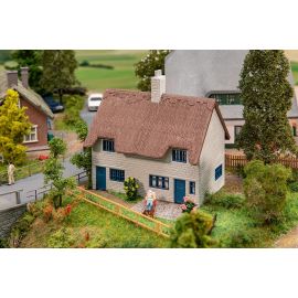 FALLER H0 Wohnhaus mit Strohdach