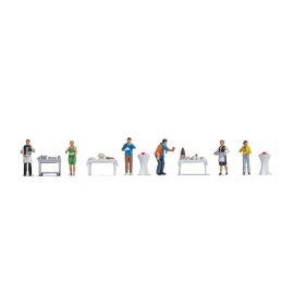 NOCH H0 Figuren-Themenwelt Buffet Inhalt: 4 Gäste, 2 Kellner, 2 Buffettische, 1 Buffetwagen, 2 Stehtische