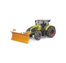 Claas Axion mit Schneeketten und Räumschild