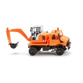 Unimog mit Bagger -