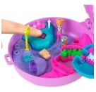 Polly Pocket Planet Polly-Schatulle, Spielset mit 1 Minipuppe und Hündchen, Reisespielzeug mit passendem Zubehör