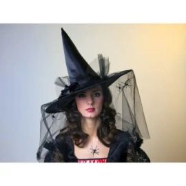 Hut witch Esmeralda
