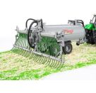 Bruder 02020 Fliegl Fassanhänger mit Schleppschlauchverteiler