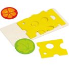 Käseaufschnitt 4 Scheiben, 1 Salatblatt, 1 Tomate