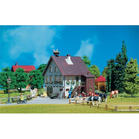 H0 Haus mit Storchennest