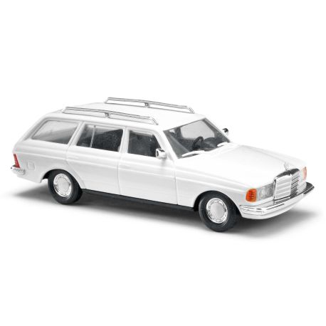 BUSCH H0 Bausatz: Mercedes-Benz W123 T-Modell