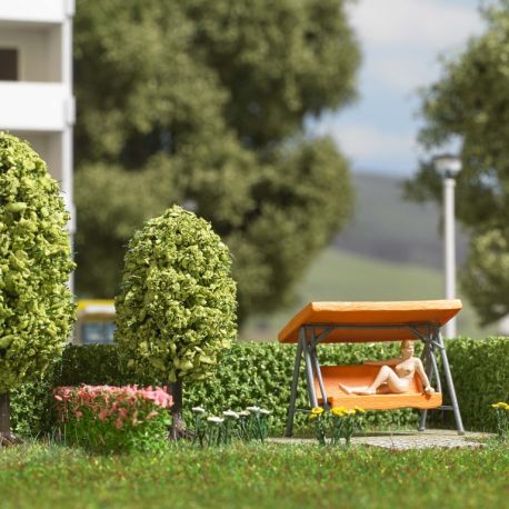 BUSCH H0 Action Set: Gartenschaukel An