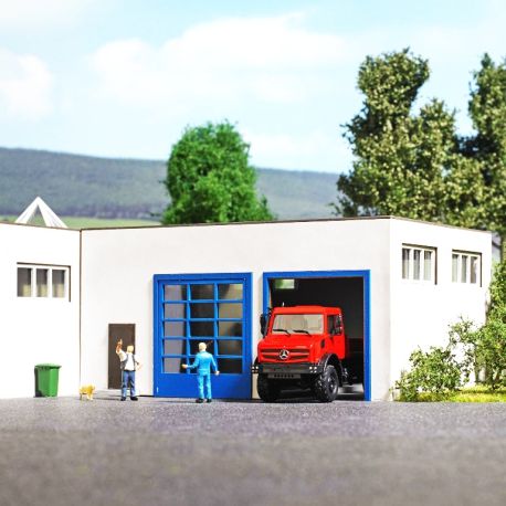 BUSCH H0 Kleine Fahrzeughalle