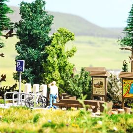 BUSCH H0 A-Set: E-Biker Rast