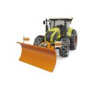 Claas Axion mit Schneeketten und Räumschild