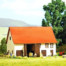 BUSCH H0 Kleinbauernhaus
