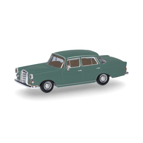 herpa - Mercedes-Benz 200 Heckflosse, moosgrün