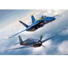 Geschenkset Blue Angels - 80 Jahre, Revell Modellbausatz mit Basiszubehör