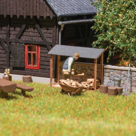 BUSCH H0 Holz stapeln