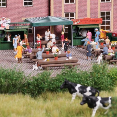 BUSCH H0 Biergarten Ährenbräu