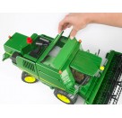 BRUDER - John Deere Mähdrescher T670i