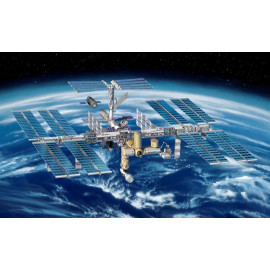 Geschenkset 25th Anniversary ISS Platinum Editio, Revell Modellbausatz mit Basiszubehör