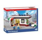 Pizzeria und Lieferroller mit