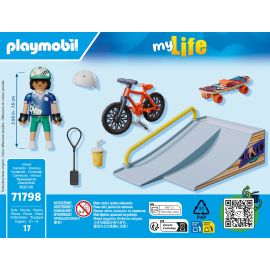 Skateboard mit Rampe