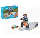 Skateboard mit Rampe