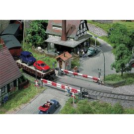 H0 Beschrankter Bahnübergang