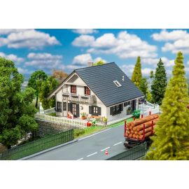 H0 Saniertes Einfamilienhaus
